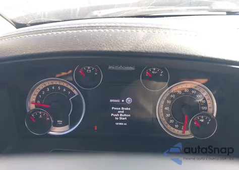 2017 Ram 1500 Night 4X4 6'4 Box z USA, uszkodzony, nr VIN 1C6RR7HT3HS705791